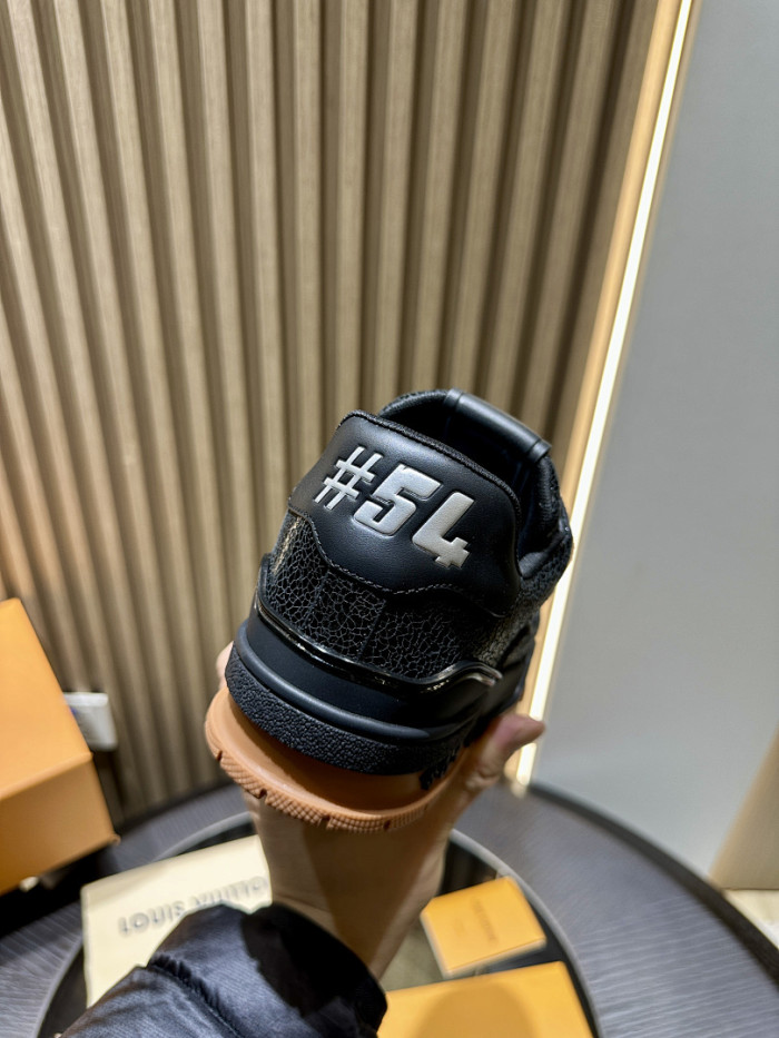LOU1VTON SNEAKER