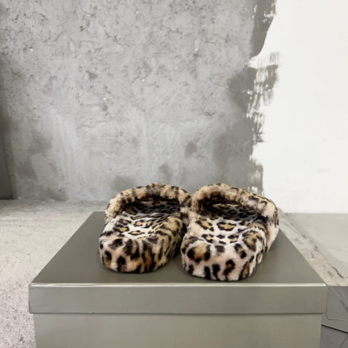 BLCG SANDALS
