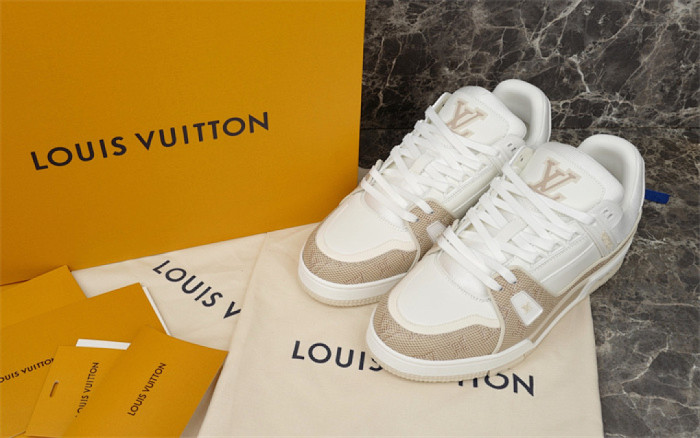 LOU1VTON SNEAKER