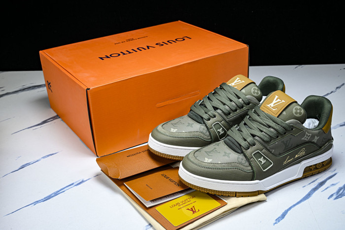 LOU1VTON SNEAKER