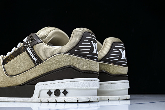 LOU1VTON SNEAKER