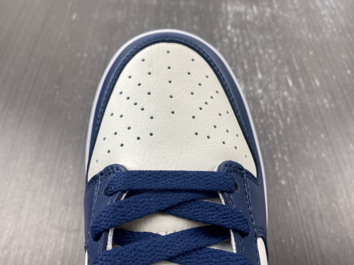 nike dunk low midnight navy fd9749-400