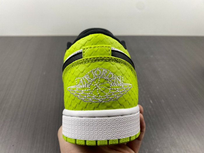 air jordan 1 low "vivid green snakeskin" dx4446-301