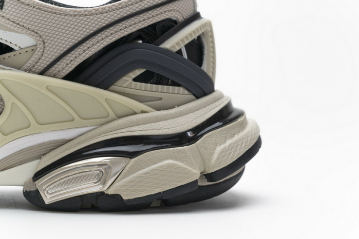 belanciaga Track 2 Sneaker Champagne Black 570391 W2GN9 2009