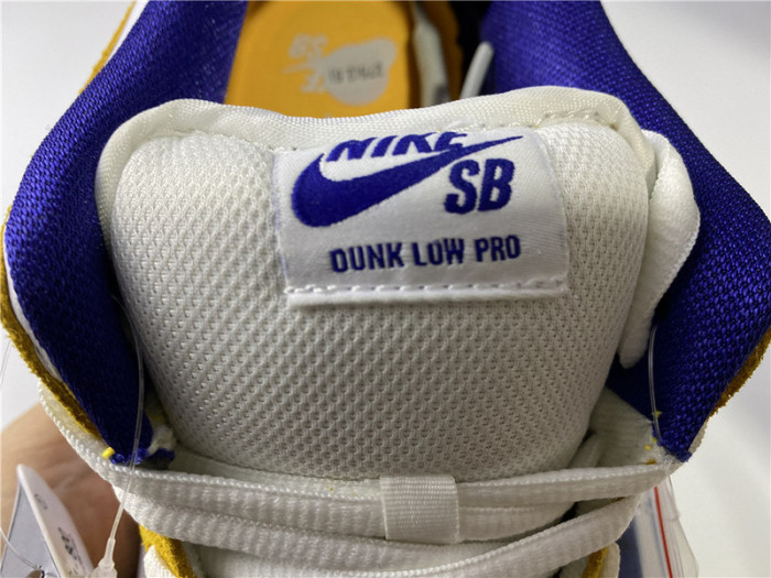 nike sb dunk low laser orange bq6817-800