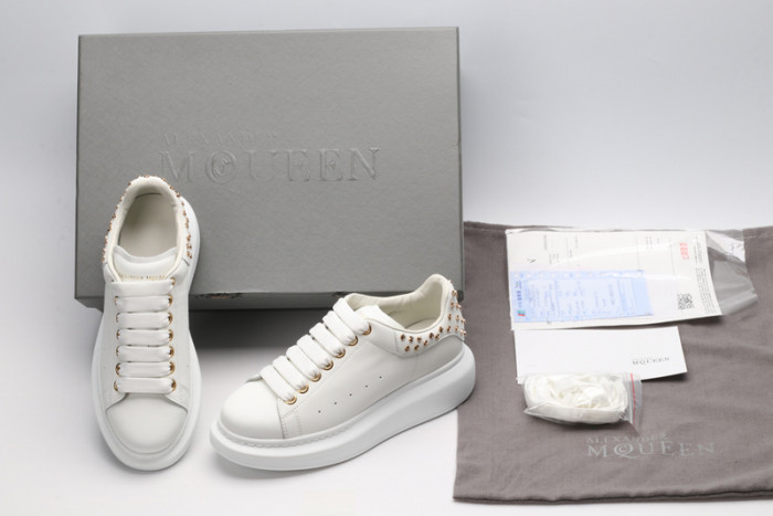 Mcqv*en oversized sneaker