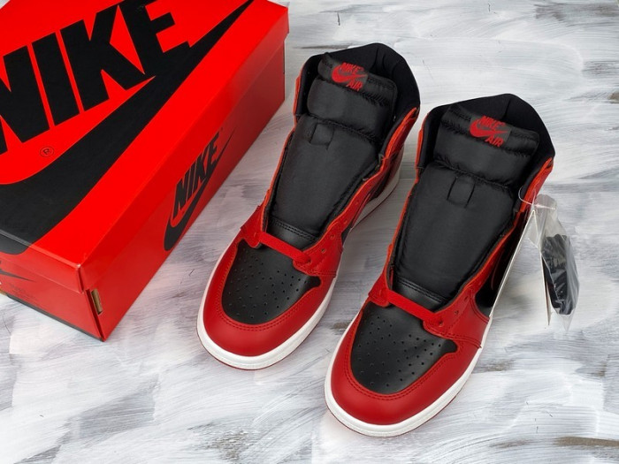 air jordan 1 hi 85 varsity red summit white black bq4422-600