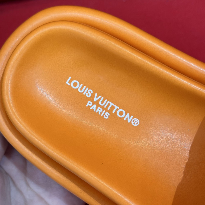 LOU1_TON POOL PILLOW COMFORT MULE (EU35-EU40)