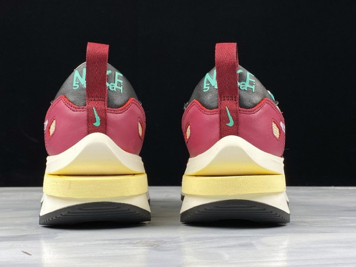 sacai x nike regasus vaporrly sp beige/purplish red-grass green bv0073-102