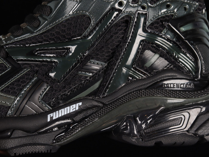 blcg runner sneaker ( deep green )