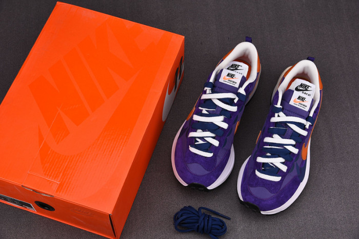 nike vaporwaffle sacai sesame dark iris dd1875-500