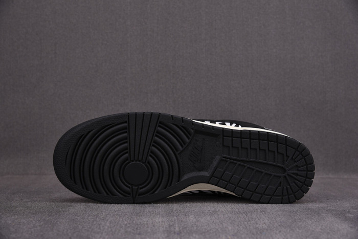 quartersnacks x nike sb dunk low zebra dm3510-001