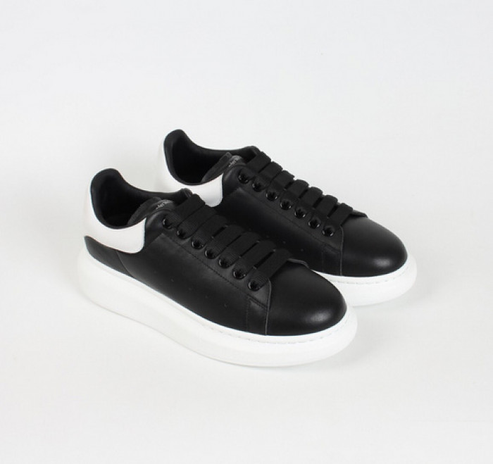 Mcqv*en oversized sneaker